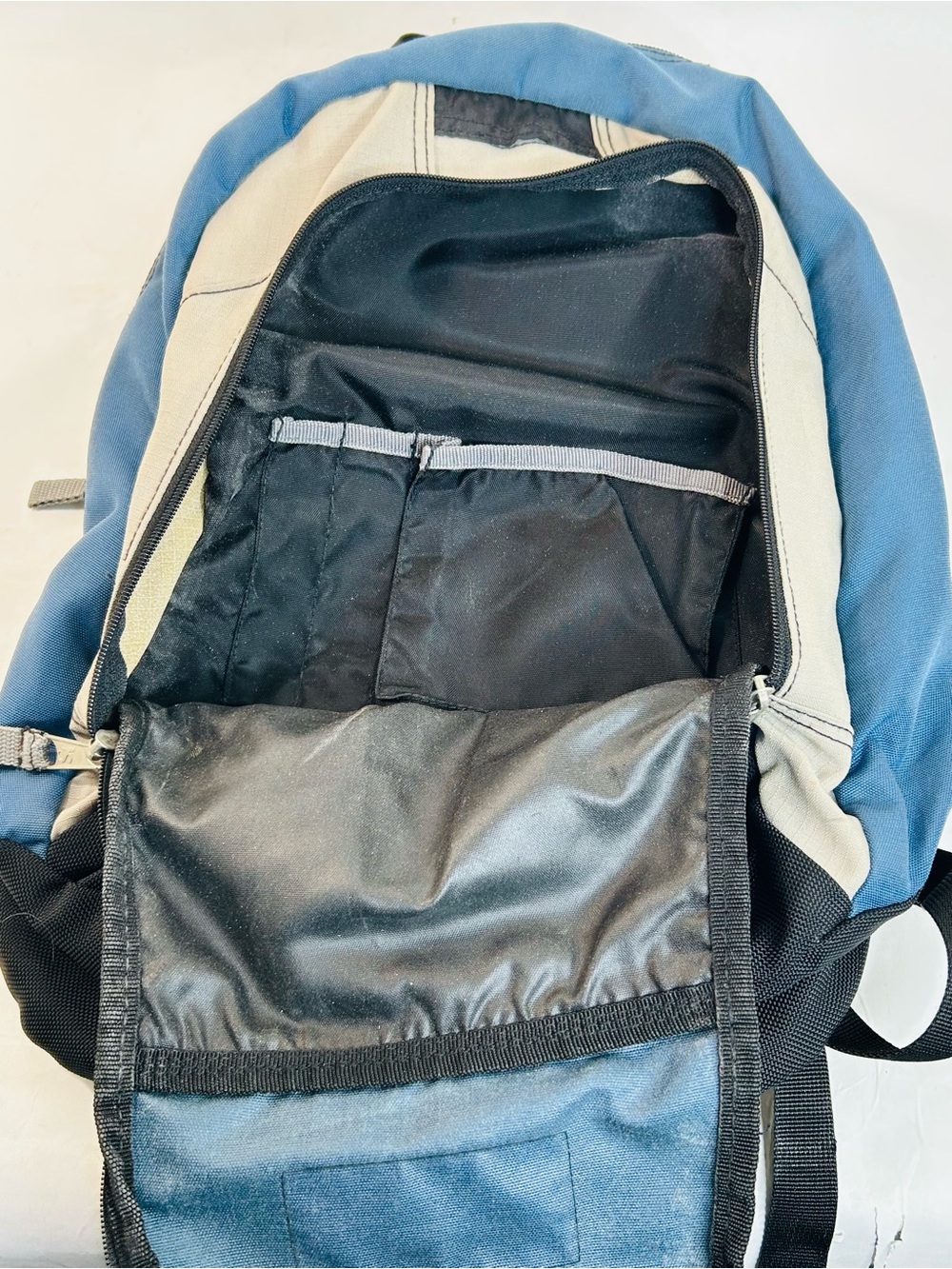 Vintage Y2K Jansport Airlift Backpack in Blue/Grey/Black, Gel Padded Straps - Picture 9 of 13